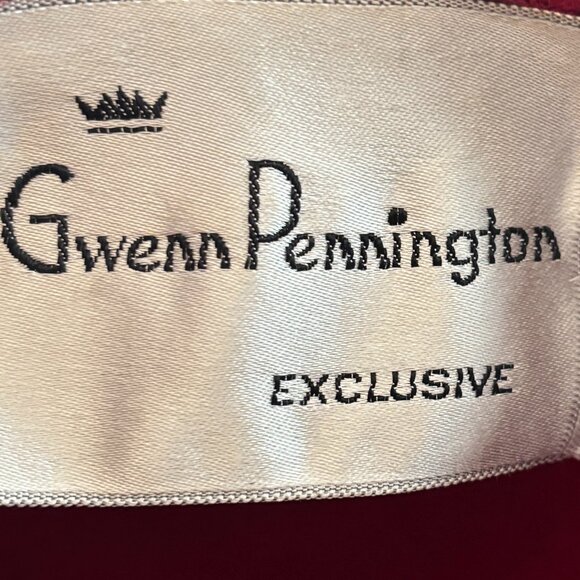 Vintage Red Gwenn Pennington Derby Hat with Feather 22" - Picture 3 of 8